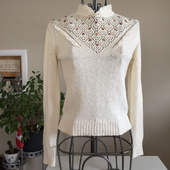 Vintage Tops - Vintage floral embroidery top